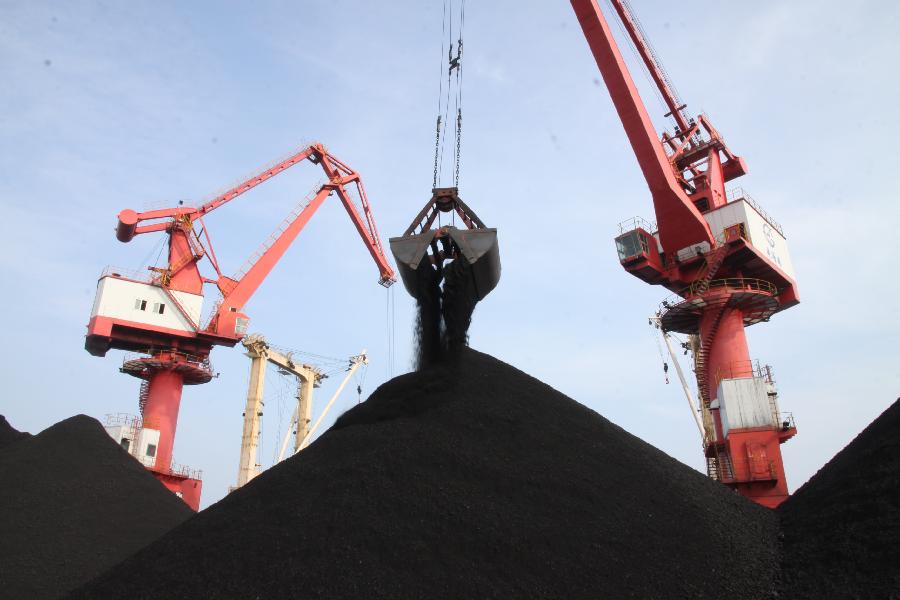 #（經(jīng)濟）（2）山東威海加緊電煤運輸 保障冬季用煤